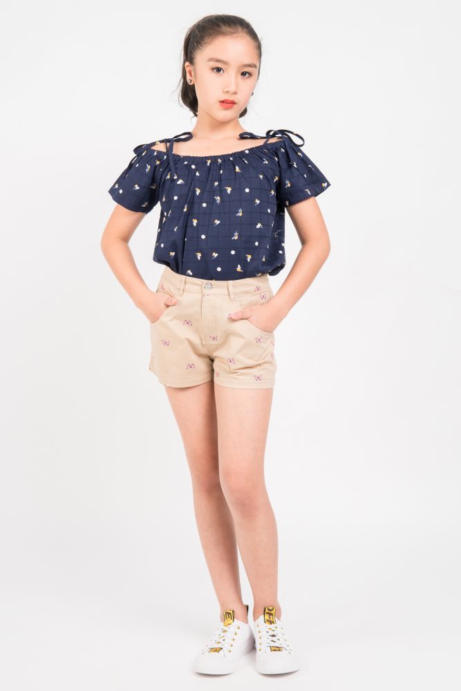 Áo sơ mi trễ vai